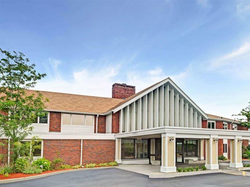 Ramada By Wyndham Seekonk Providence Area Екстер'єр фото