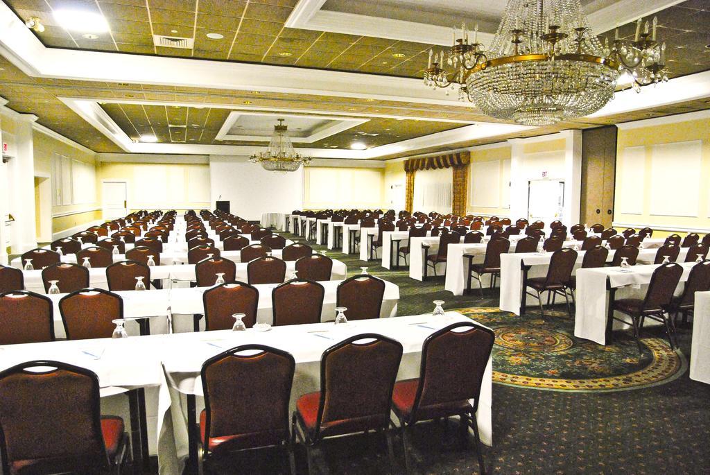 Ramada By Wyndham Seekonk Providence Area Екстер'єр фото
