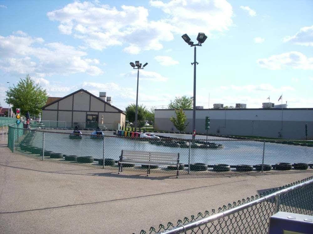 Ramada By Wyndham Seekonk Providence Area Екстер'єр фото